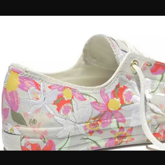 NWT Converse Chuck Taylor PatBo Floral Low Tops - Picture 4 of 6